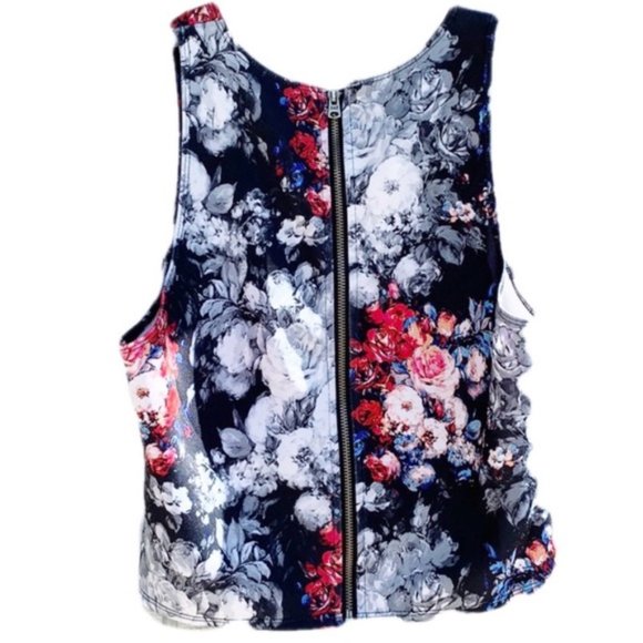 A&F | Floral BW & Color Zipped Crop Top - Picture 8 of 8